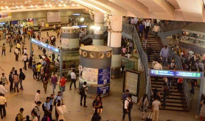 दिल्ली मेट्रो ने 'सुरक्षा कारणों' से 20 मिनट के लिए बंद किया राजीव चौक का गेट नंबर 5,6