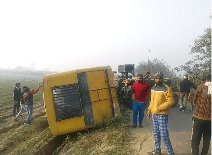 School Bus Accident in Hapur UP, more then 12 Student Injured